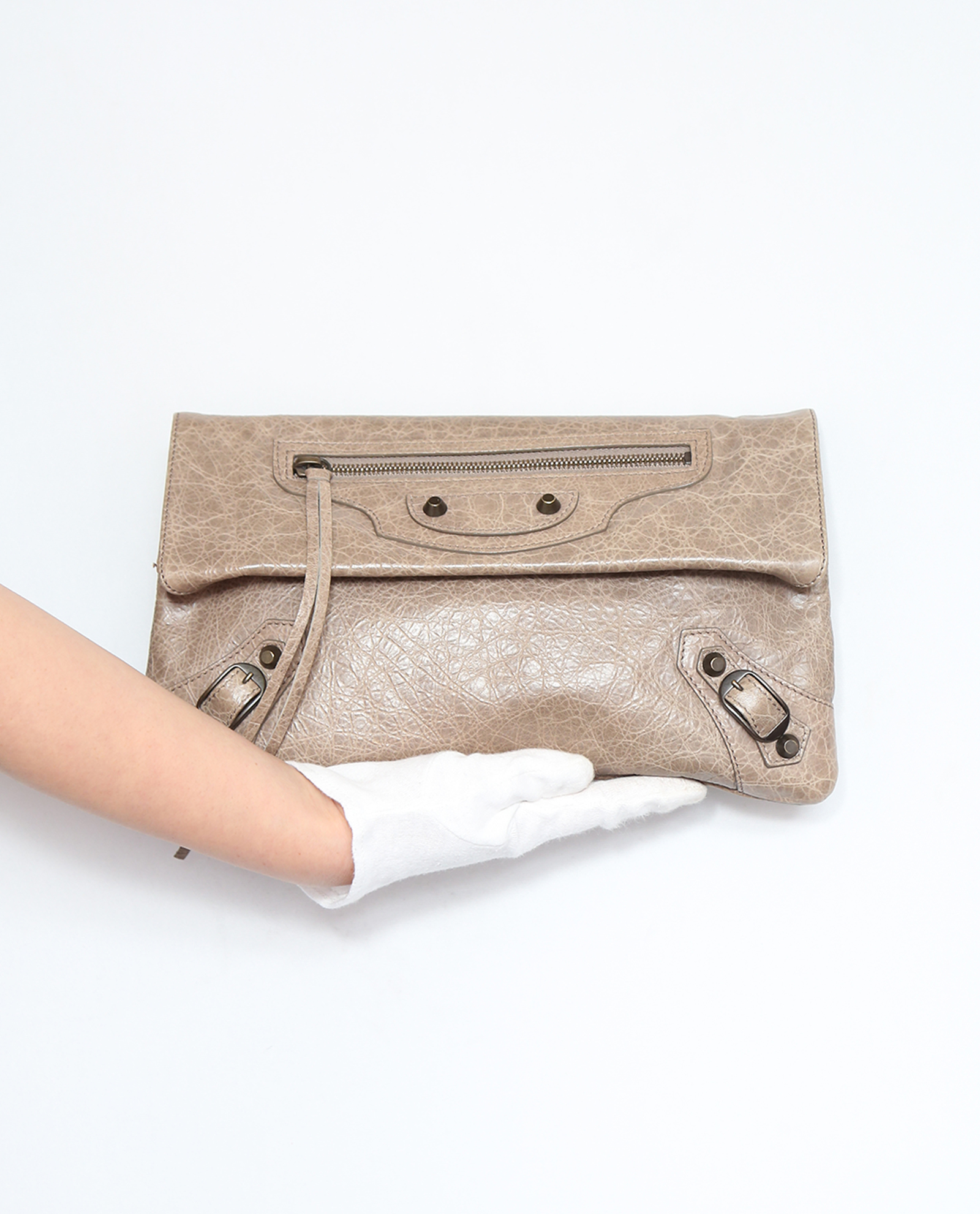 Balenciaga classic deals envelope clutch